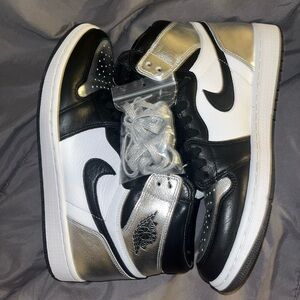 Air Jordan 1 Retro high OG PS “silver toe”